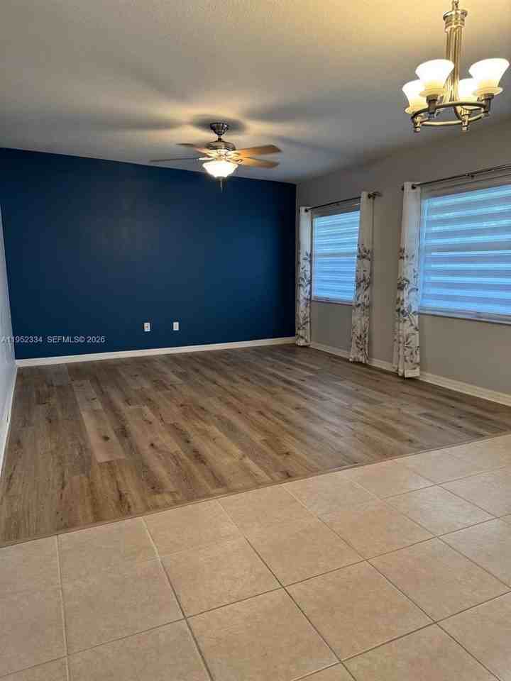 910 Sw Airoso Blvd - Photo 6 of 13