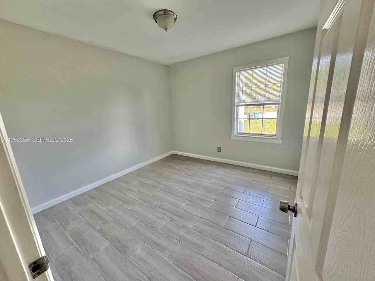 1822 Se Oxmoor Ct - Photo 7 of 24