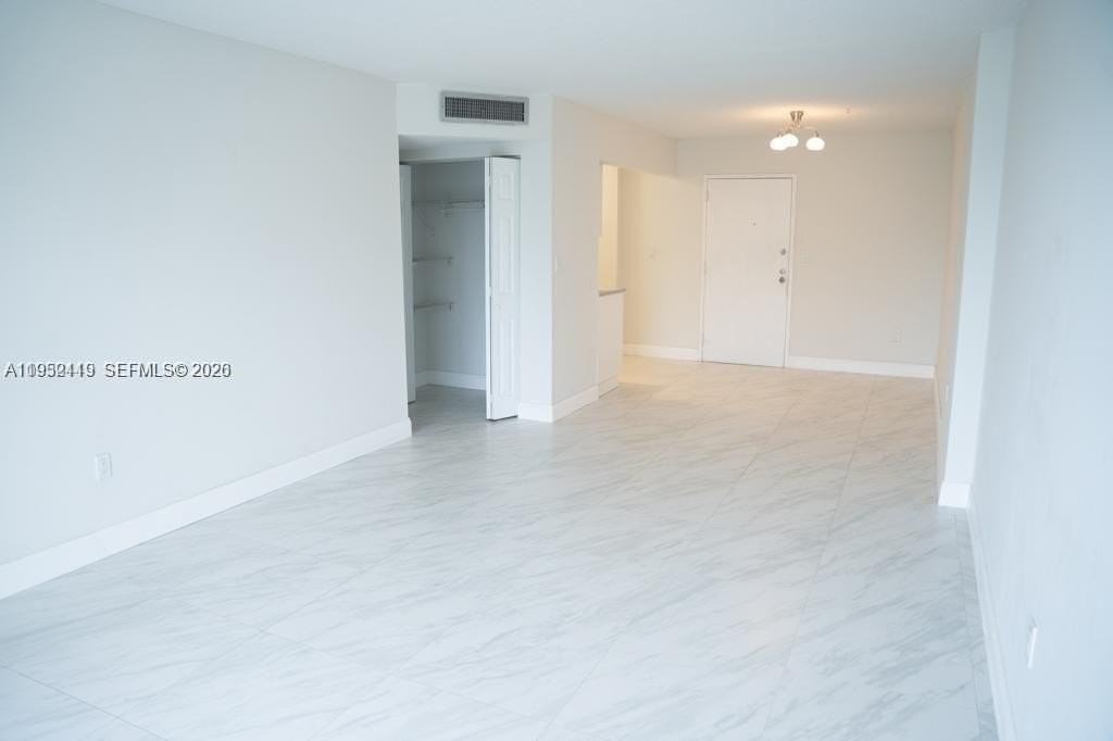 16465 Ne 22nd Ave #619 - Photo 5 of 11