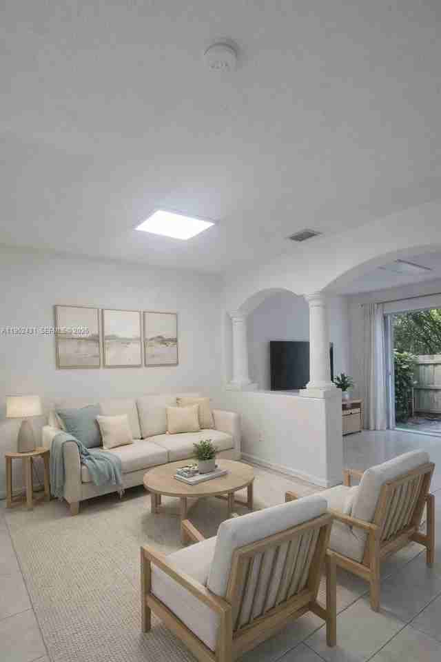 1523 Se 24th Ct #236 - Photo 3 of 14