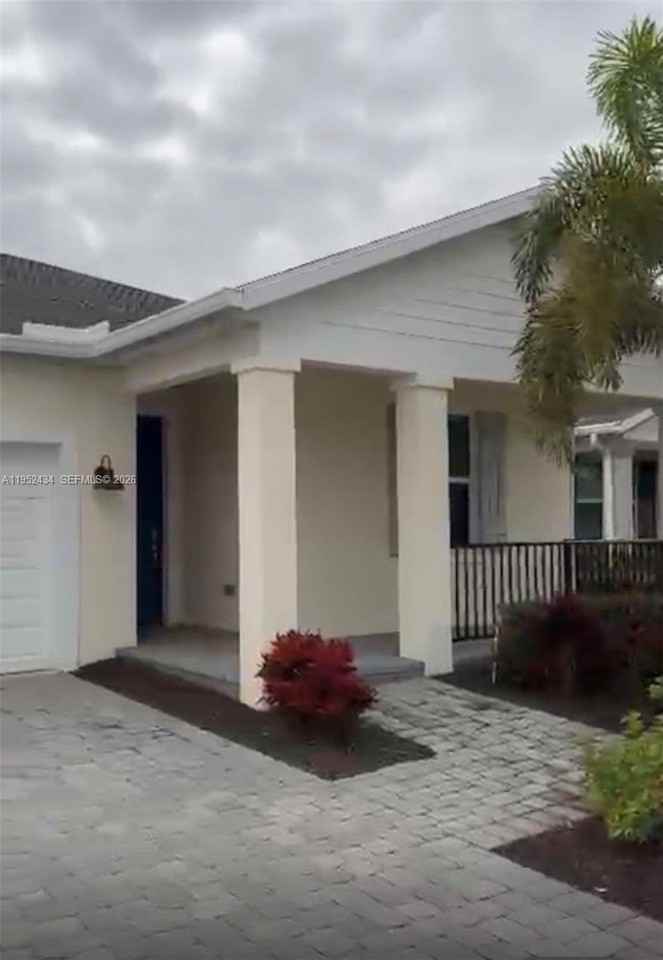 6712 Nw Cloverdale Ave #0 - Photo 2 of 44