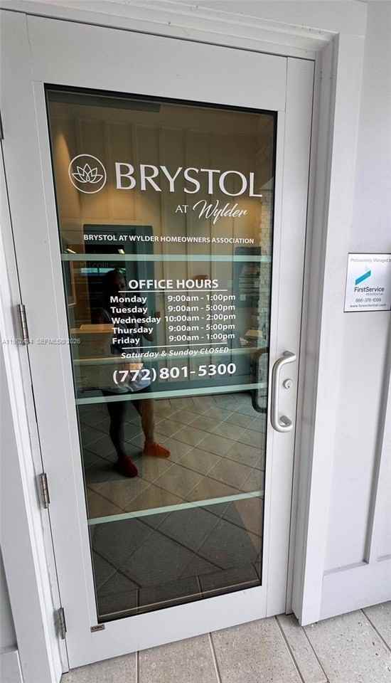 6712 Nw Cloverdale Ave #0 - Photo 4 of 44