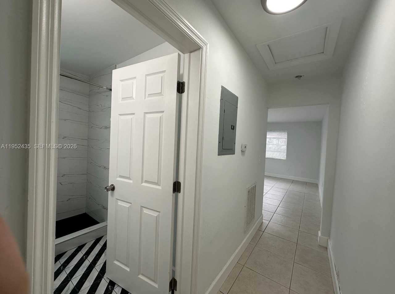 2550 Sw 9th St #A - Photo 6 of 11