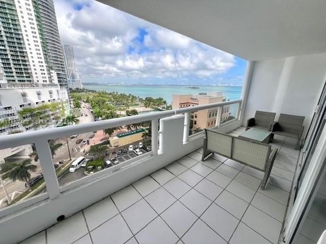 1717 N Bayshore Dr - Photo 6 of 36