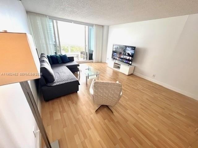 1717 N Bayshore Dr - Photo 7 of 36