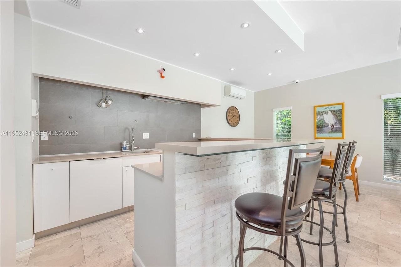 472 Minola Dr #472 - Photo 5 of 39