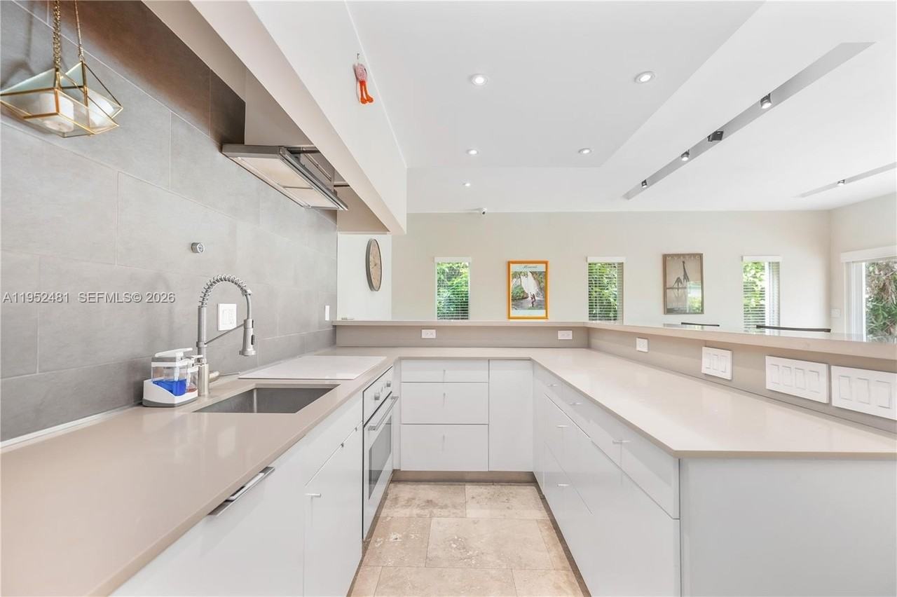 472 Minola Dr #472 - Photo 7 of 39