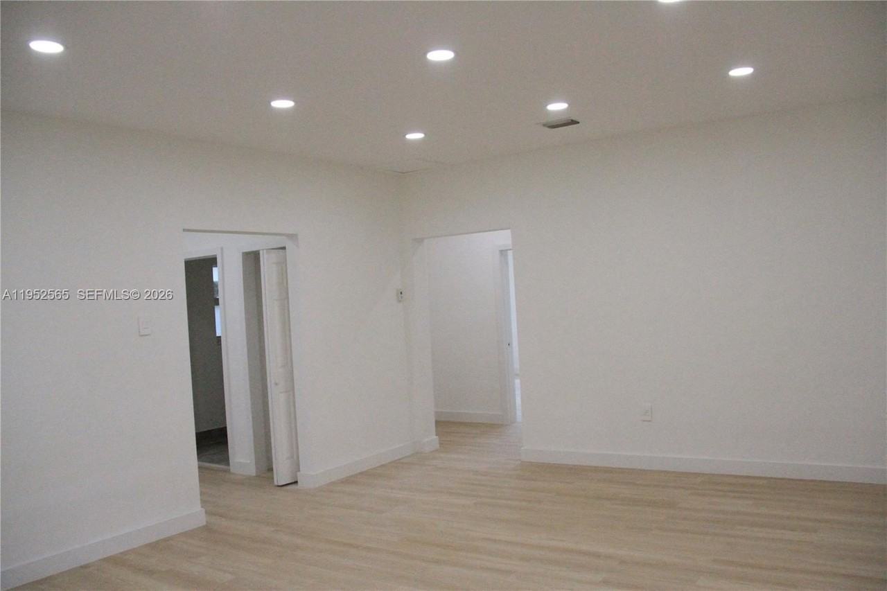 1263 Nw 29th St #0 - Photo 3 of 19