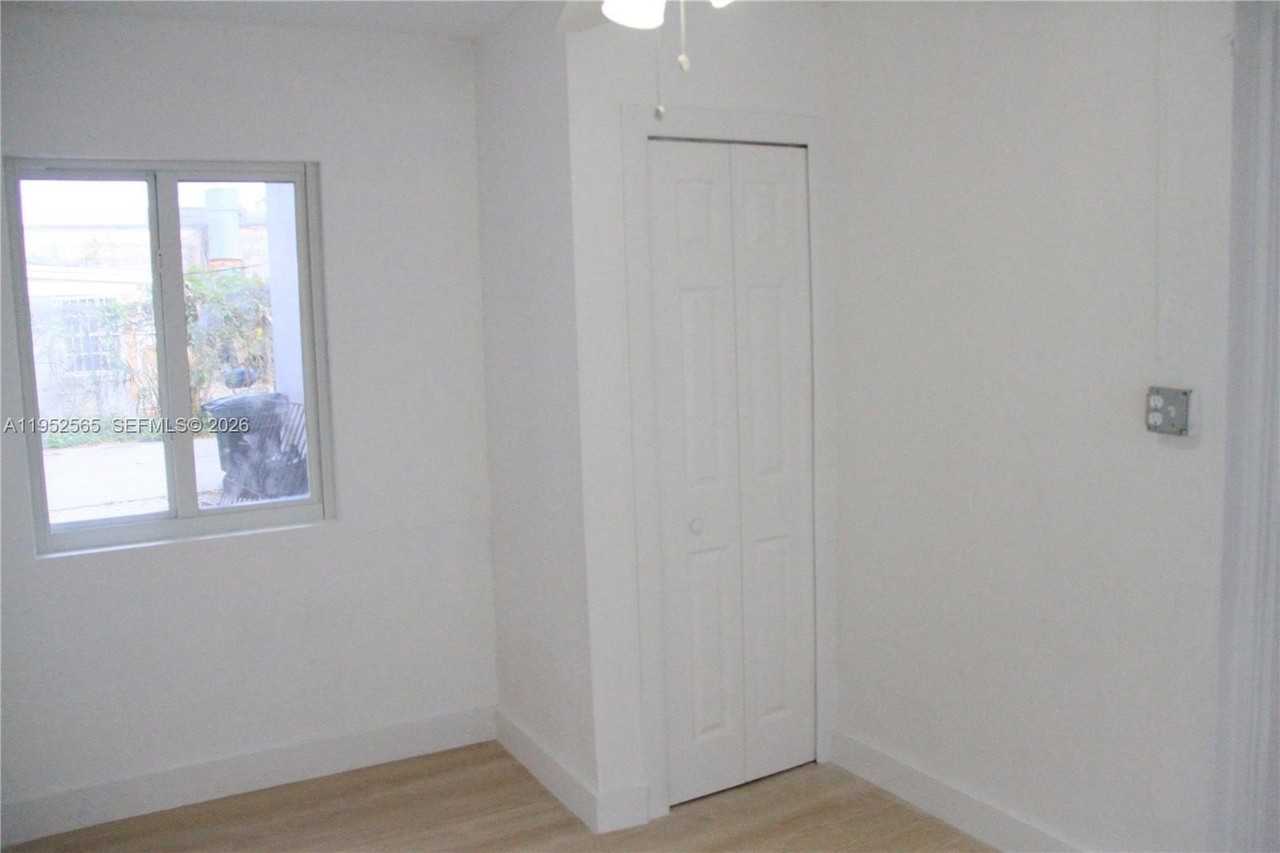 1263 Nw 29th St #0 - Photo 5 of 19