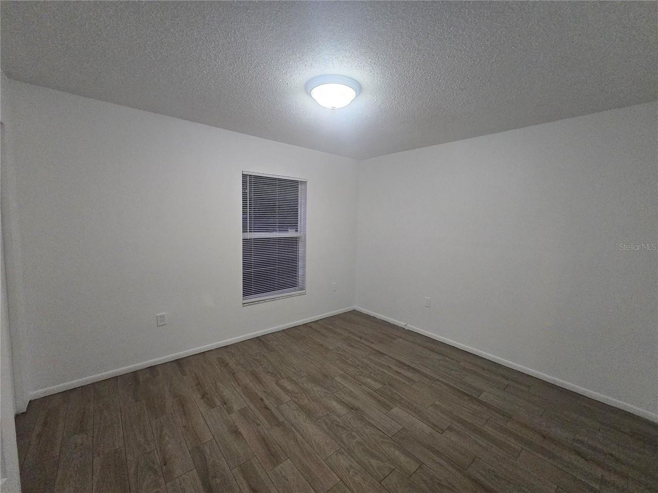 1052 Highland St - Photo 7 of 9