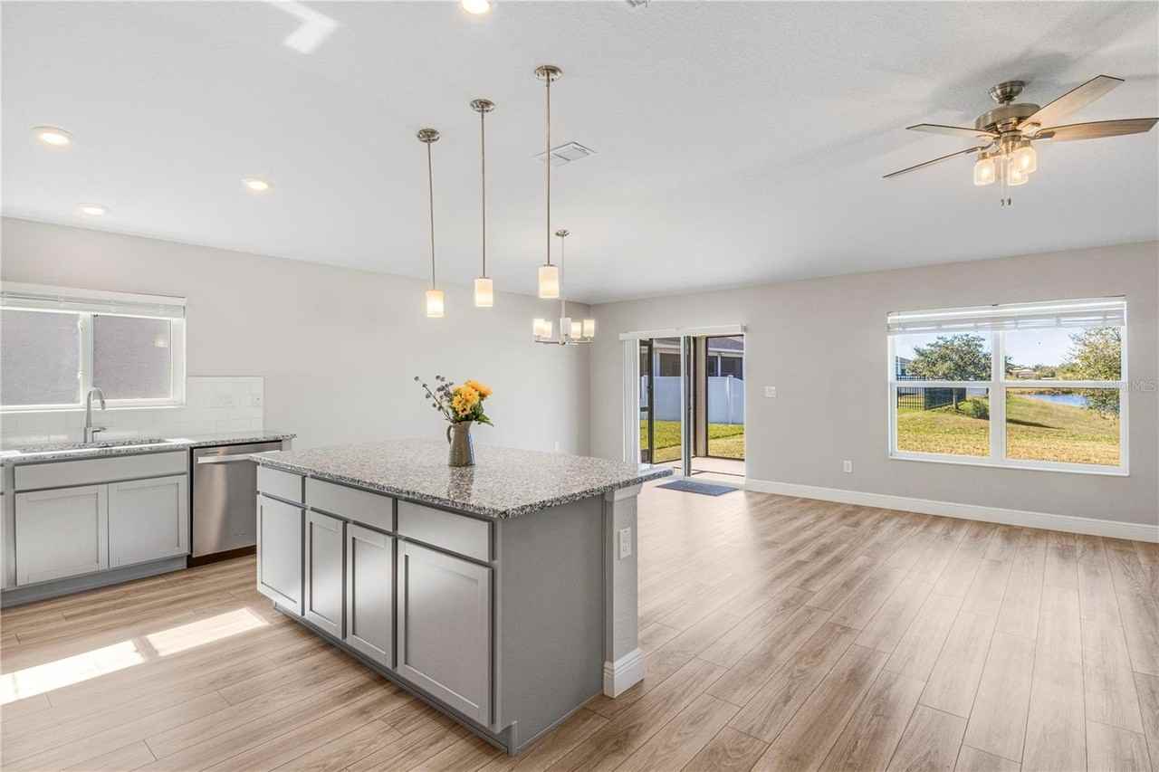 7326 34th Ct E - Photo 2 of 20