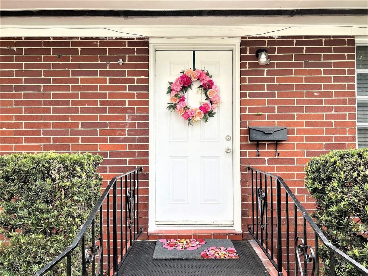 310 E Poinsettia St - Photo 3 of 37