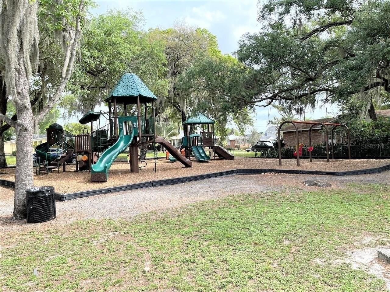 310 E Poinsettia St - Photo 5 of 37