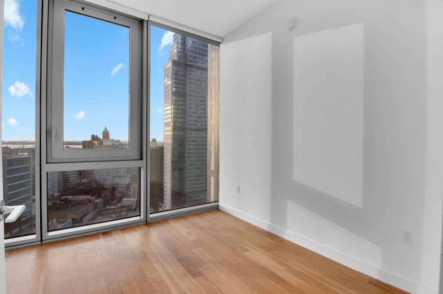 430 Albee Sq - Photo 7 of 10