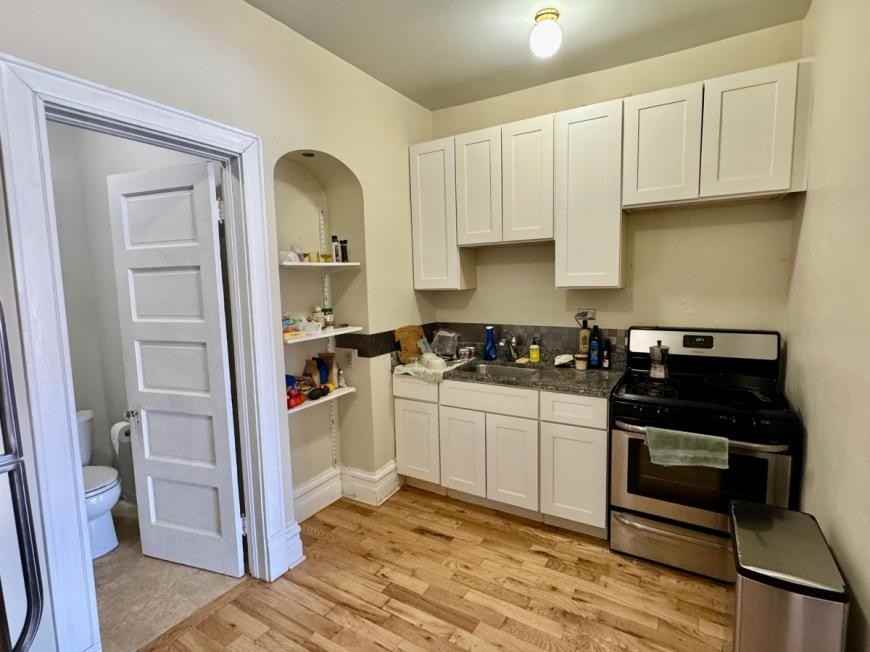 4738 N Ashland Ave - Photo 6 of 10