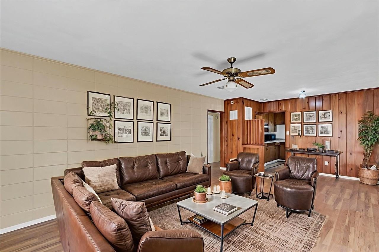 324 N Lakeland Ave - Photo 4 of 19