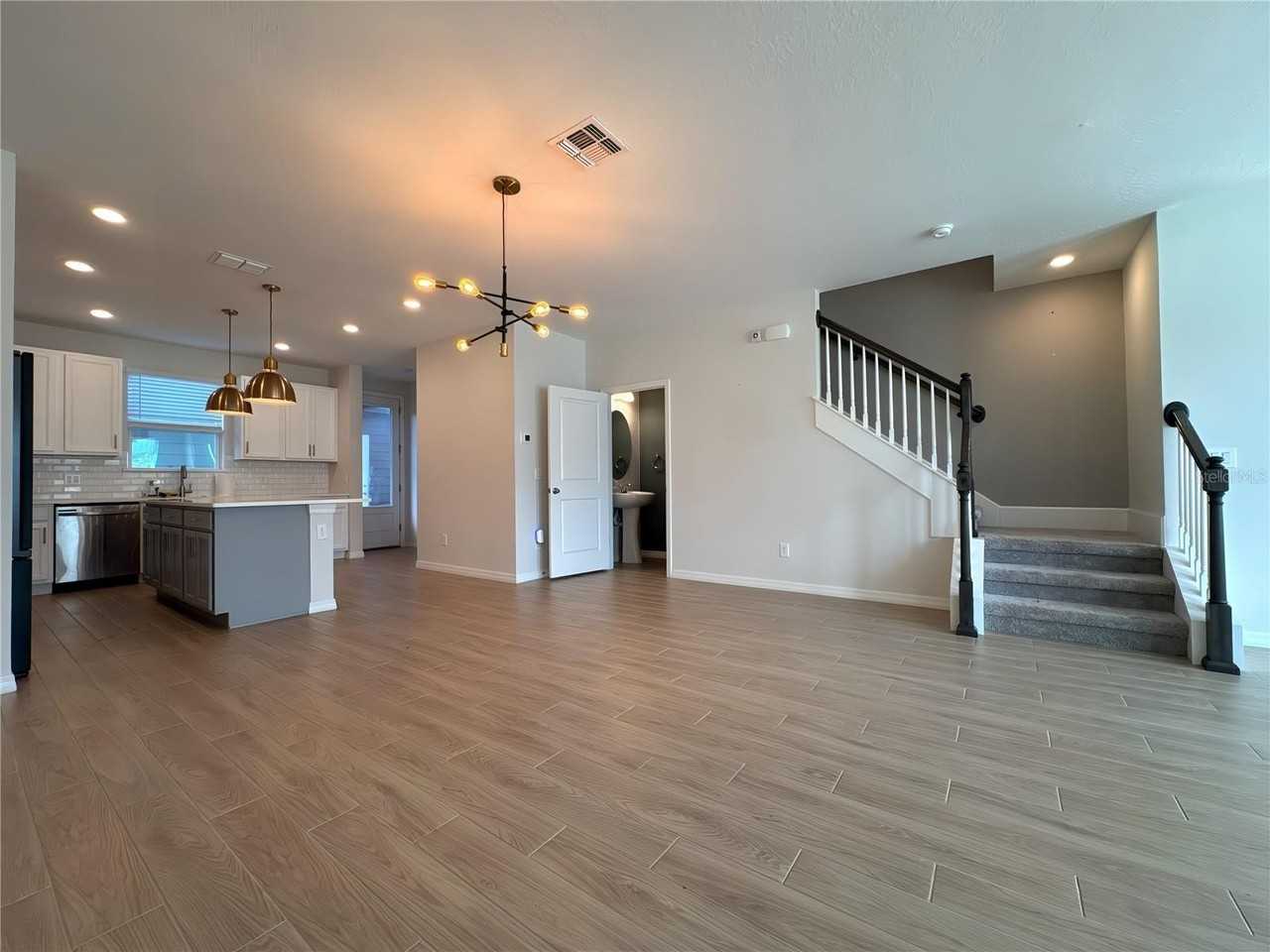 2962 Voyager Ave - Photo 2 of 37