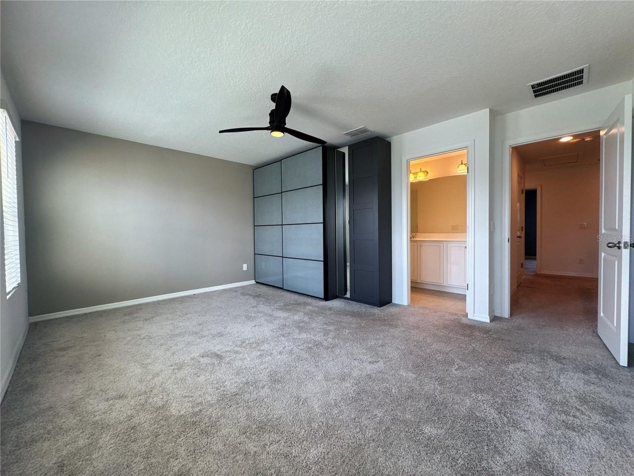 2962 Voyager Ave - Photo 4 of 37