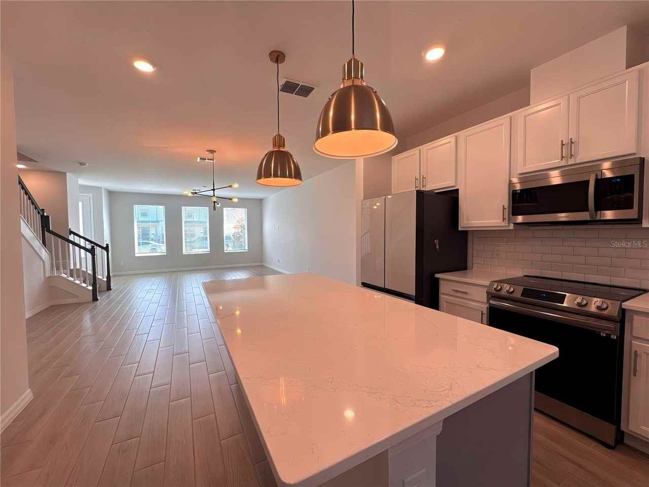 2962 Voyager Ave - Photo 6 of 37