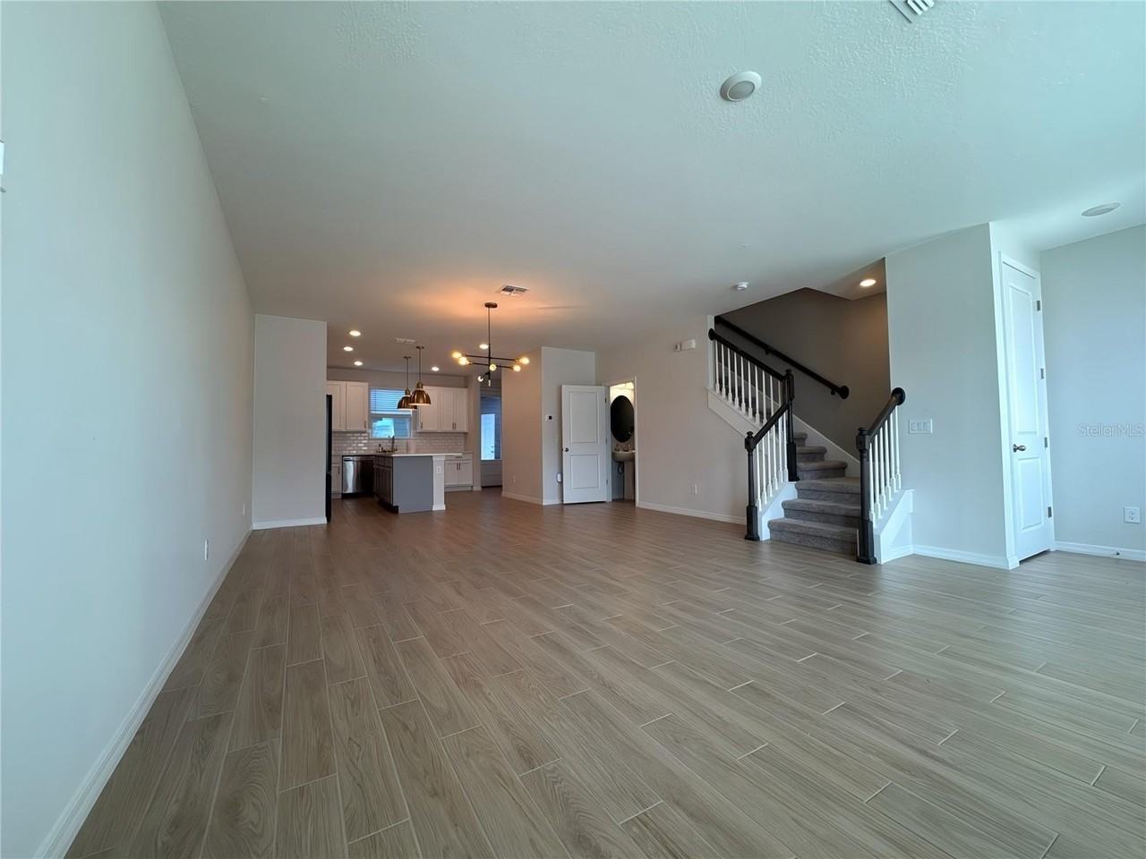 2962 Voyager Ave - Photo 7 of 37