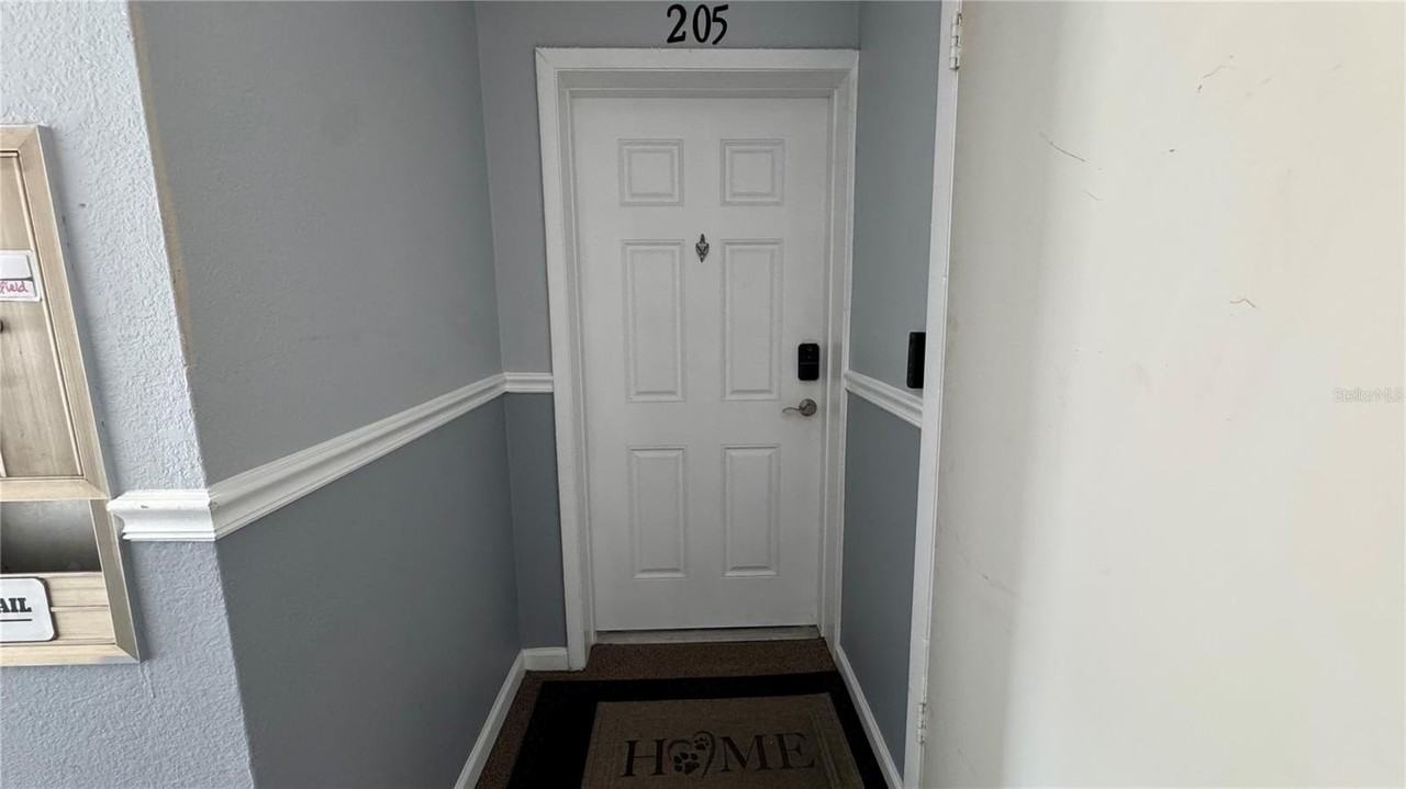 205 Lewfield Cir #205 - Photo 5 of 25