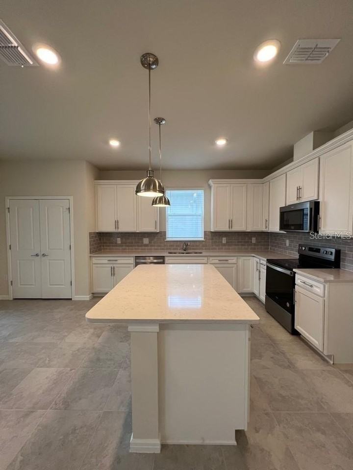 17547 Saw Palmetto Ave - Photo 4 of 27