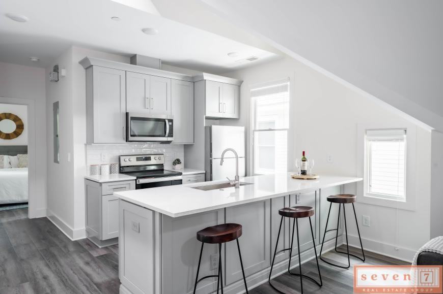 192 La France Walk Ne - Photo 2 of 10