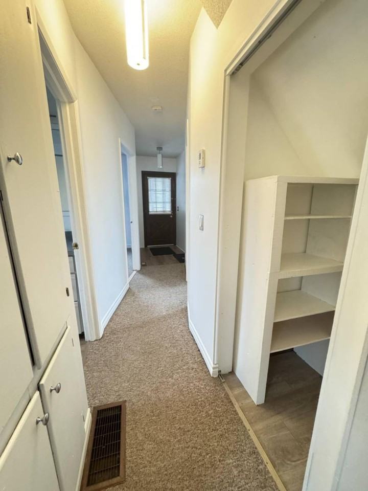 273 Orillia Street - Photo 7 of 10