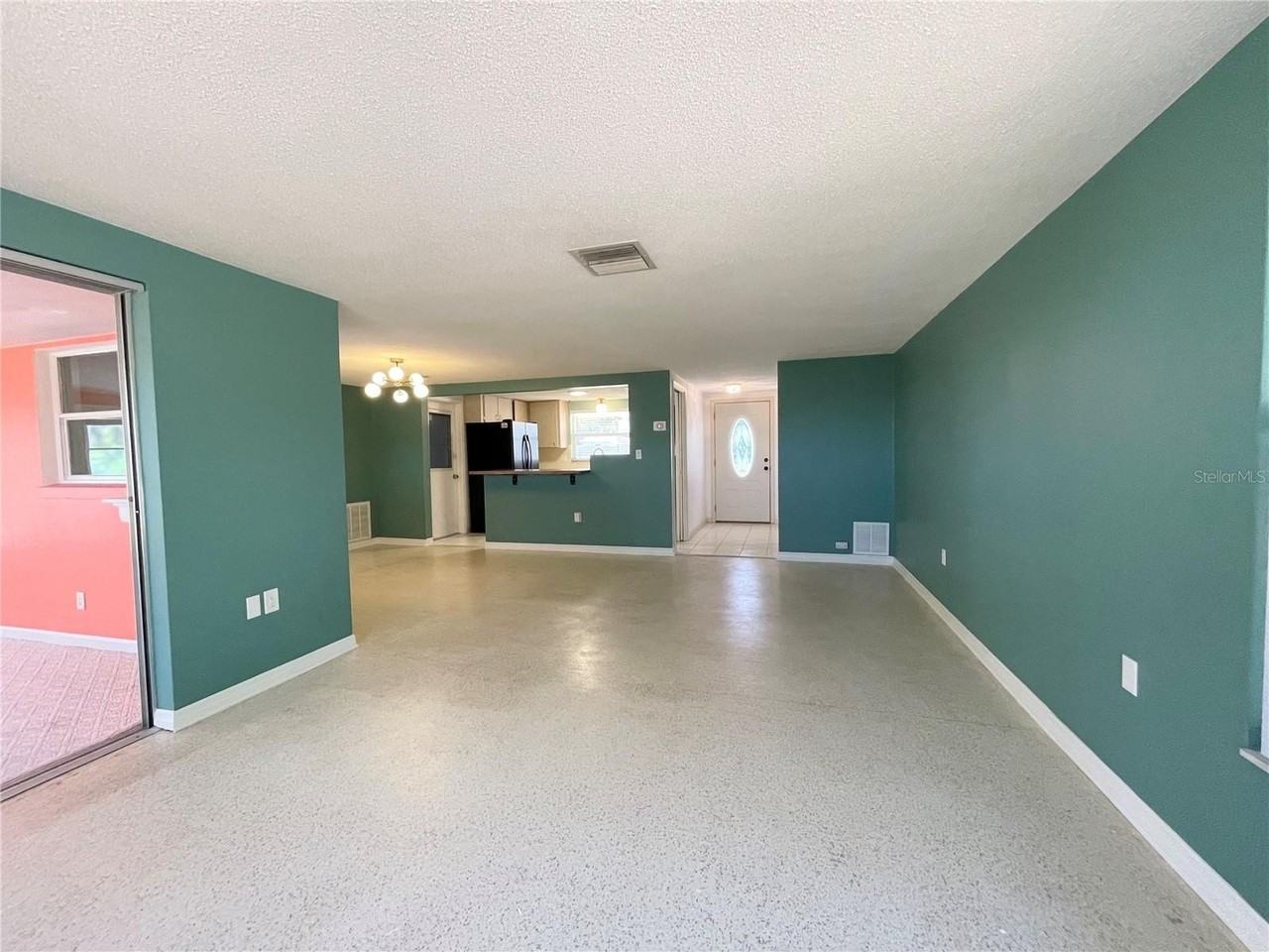 10120 Willow Dr - Photo 3 of 28