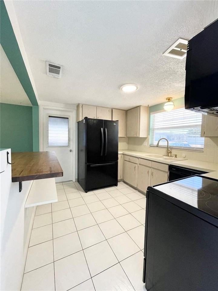 10120 Willow Dr - Photo 6 of 28