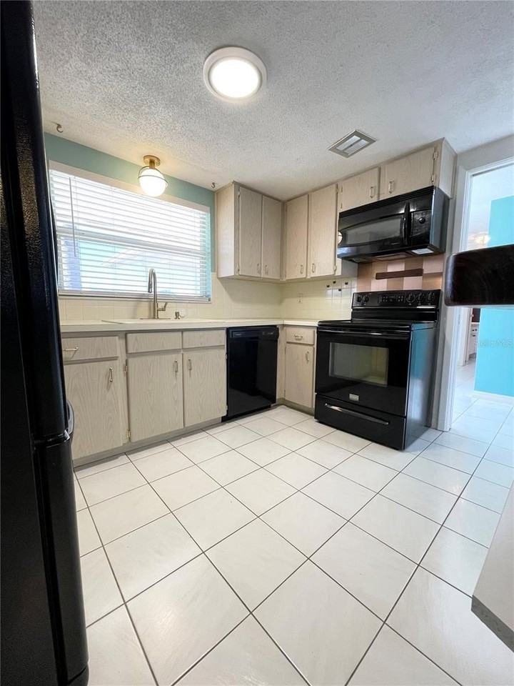 10120 Willow Dr - Photo 7 of 28