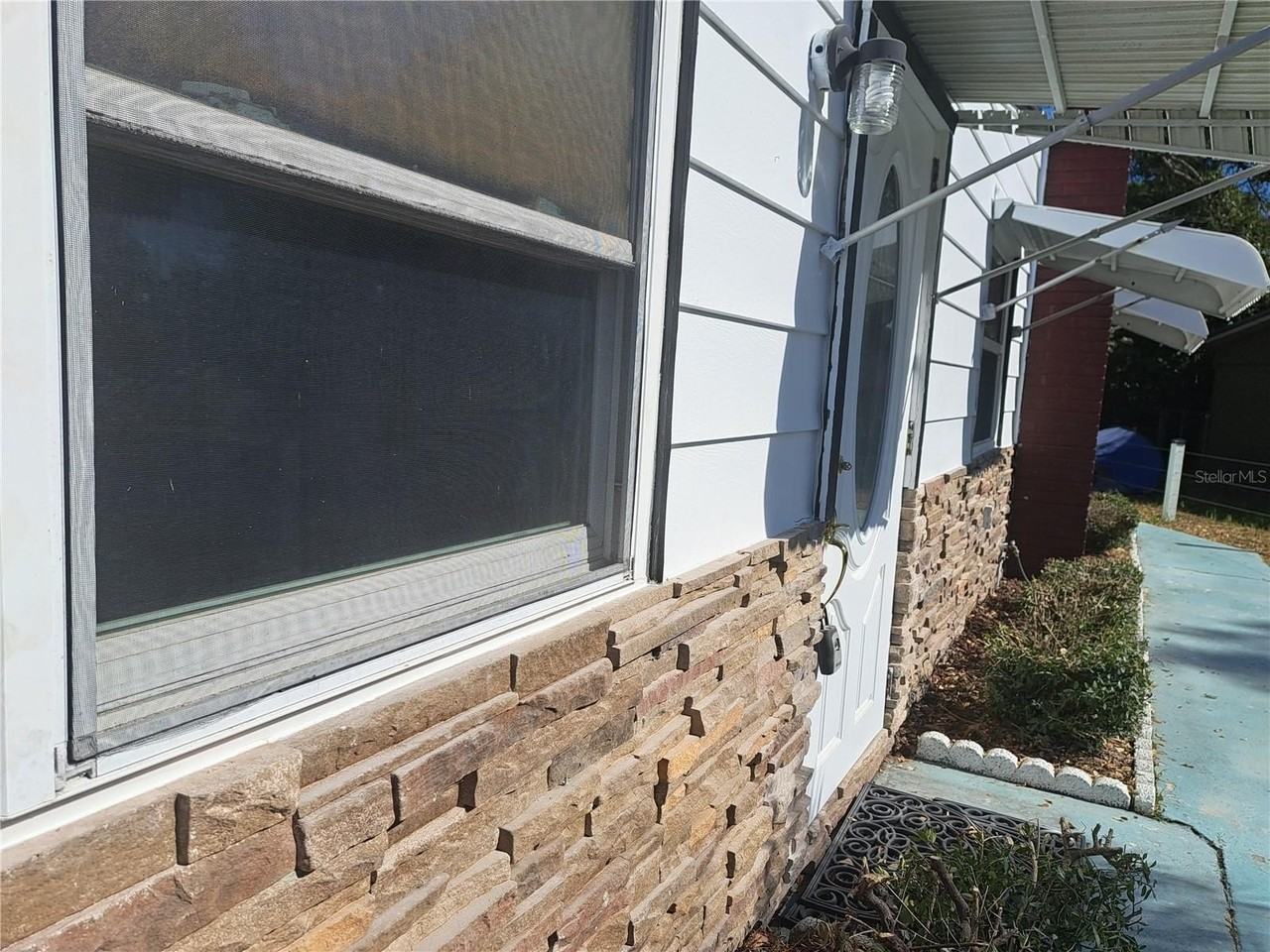 1040 65th St S - Photo 6 of 39