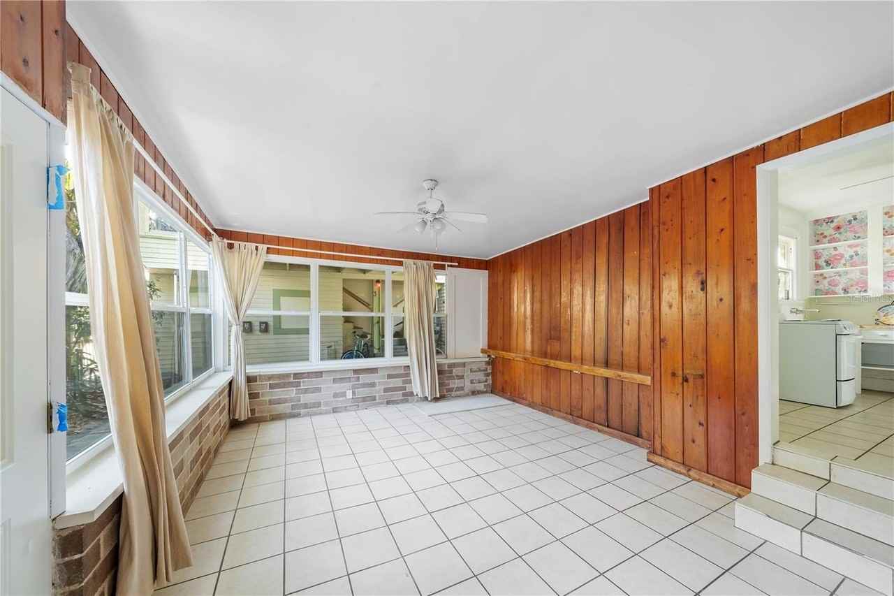 708 Grove St N - Photo 3 of 13