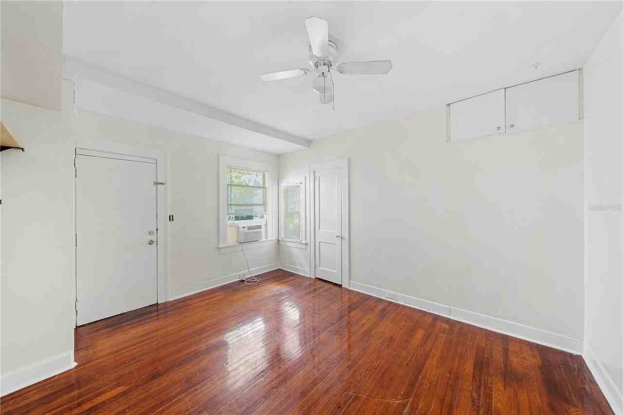 708 Grove St N - Photo 6 of 13