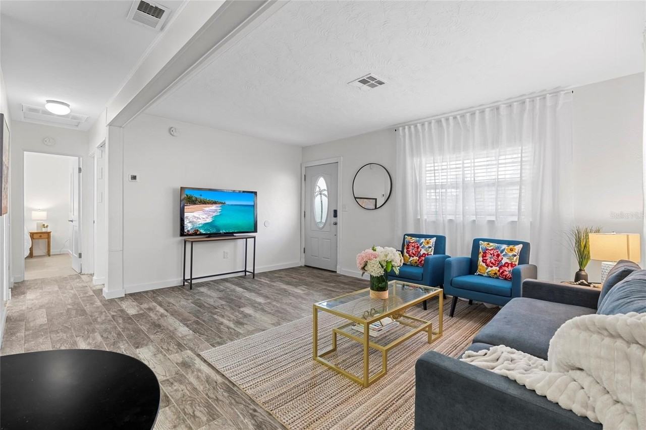 326 50th Ave N - Photo 6 of 32