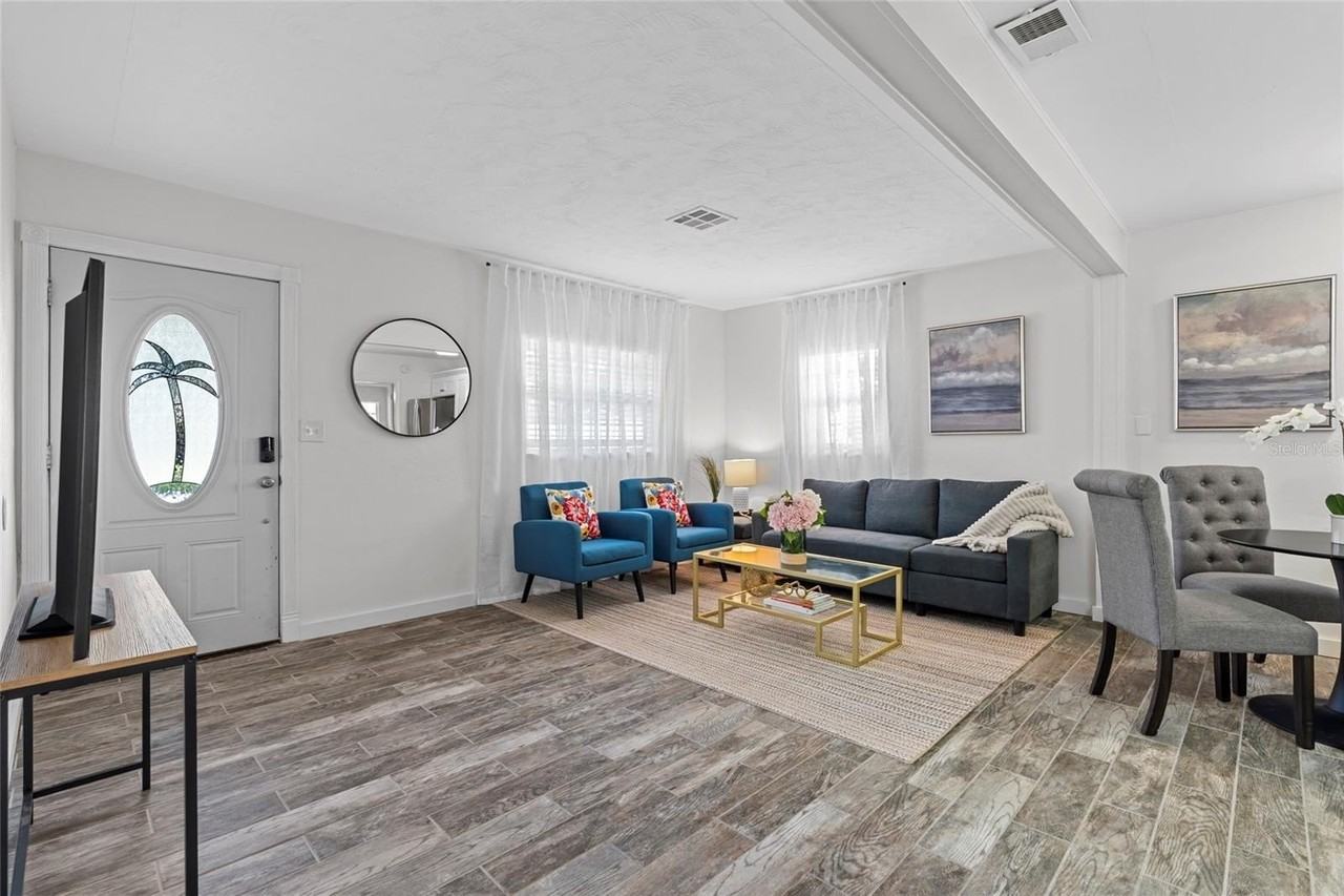 326 50th Ave N - Photo 7 of 32