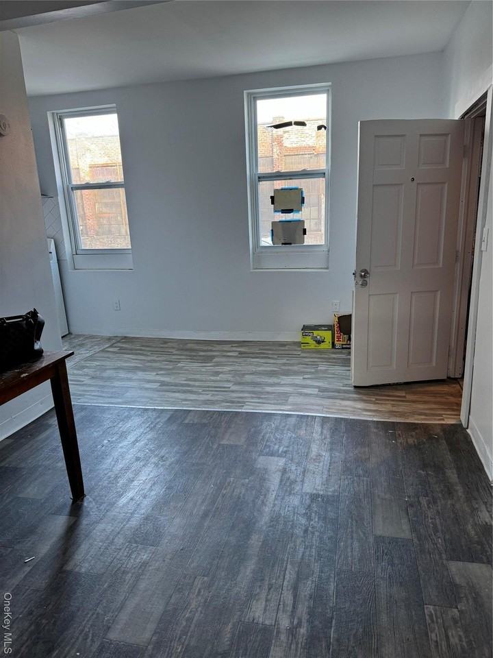 120 Sherman St Unit 4 #4 - Photo 3 of 9