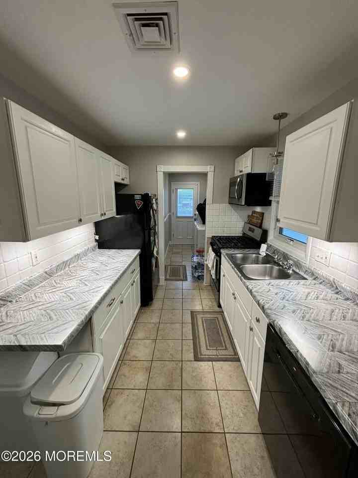 336 Enterprise Dr - Photo 3 of 15