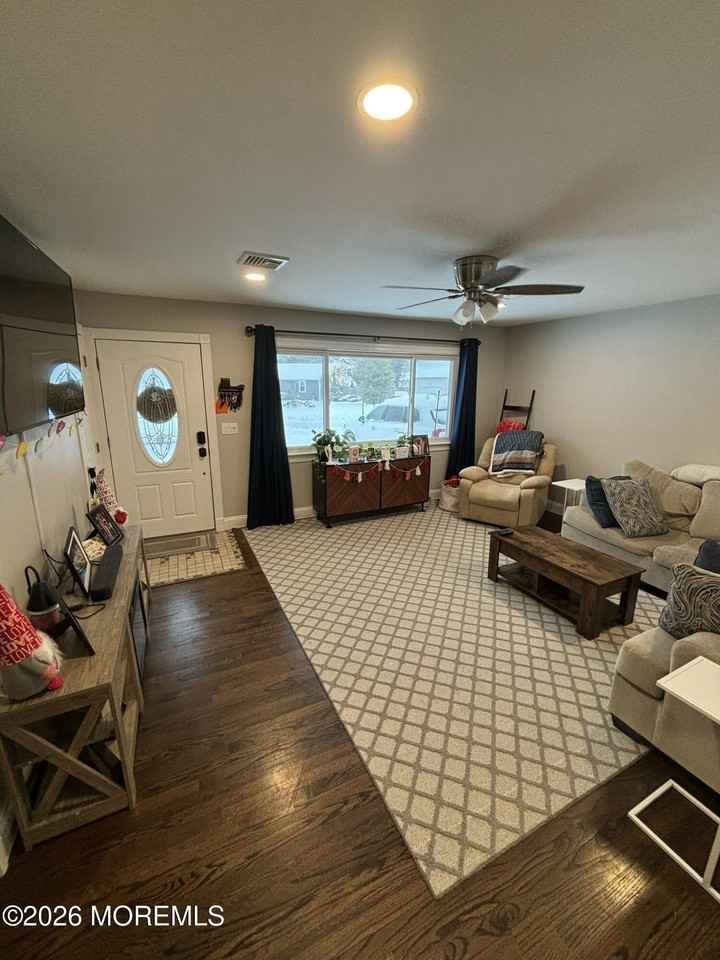 336 Enterprise Dr - Photo 4 of 15