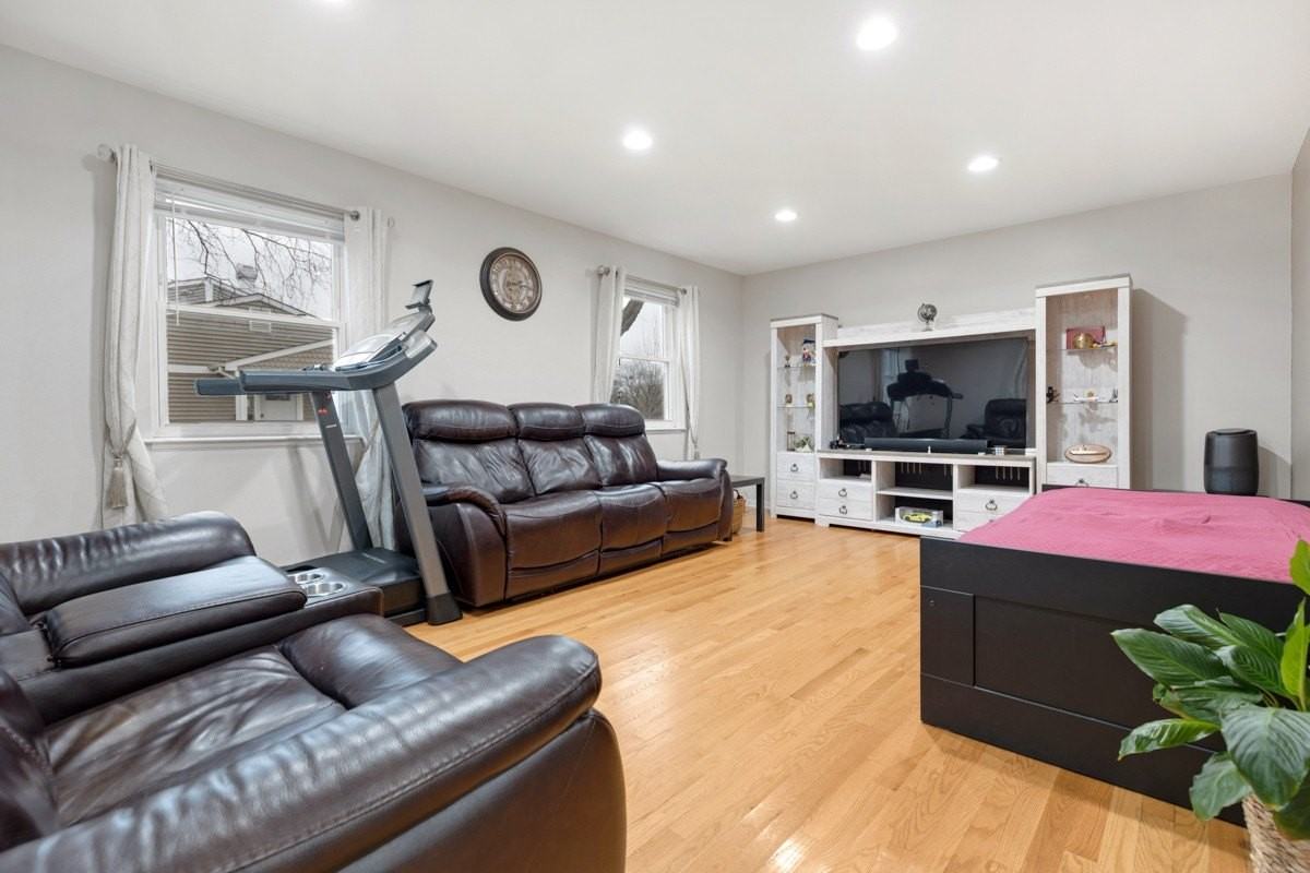 818 Dunbar Ct - Photo 4 of 26