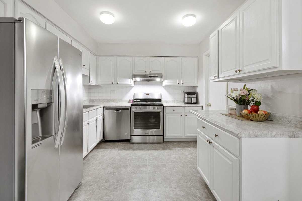 818 Dunbar Ct - Photo 7 of 26