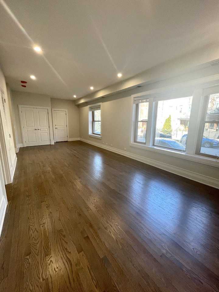 2543 W Iowa St Apt 3 #3 - Photo 3 of 19