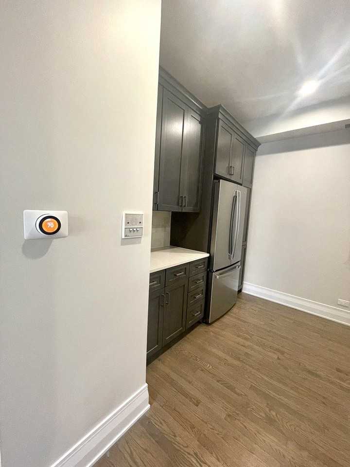 2543 W Iowa St Apt 3 #3 - Photo 5 of 19