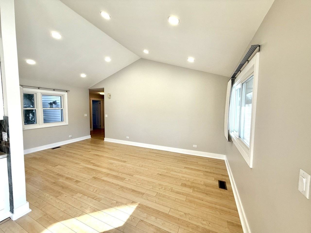 1340 Auburn Ave - Photo 3 of 21