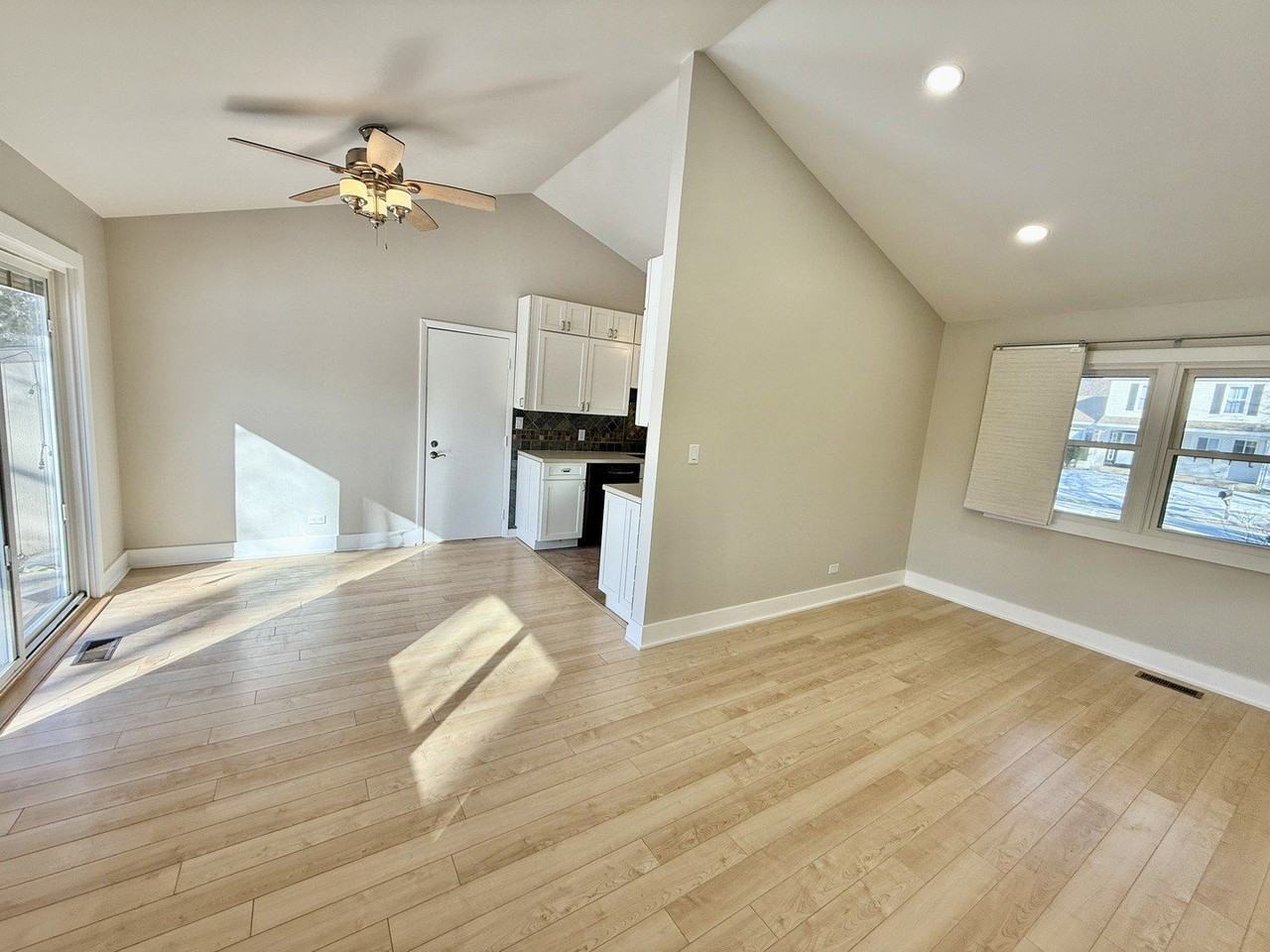 1340 Auburn Ave - Photo 5 of 21