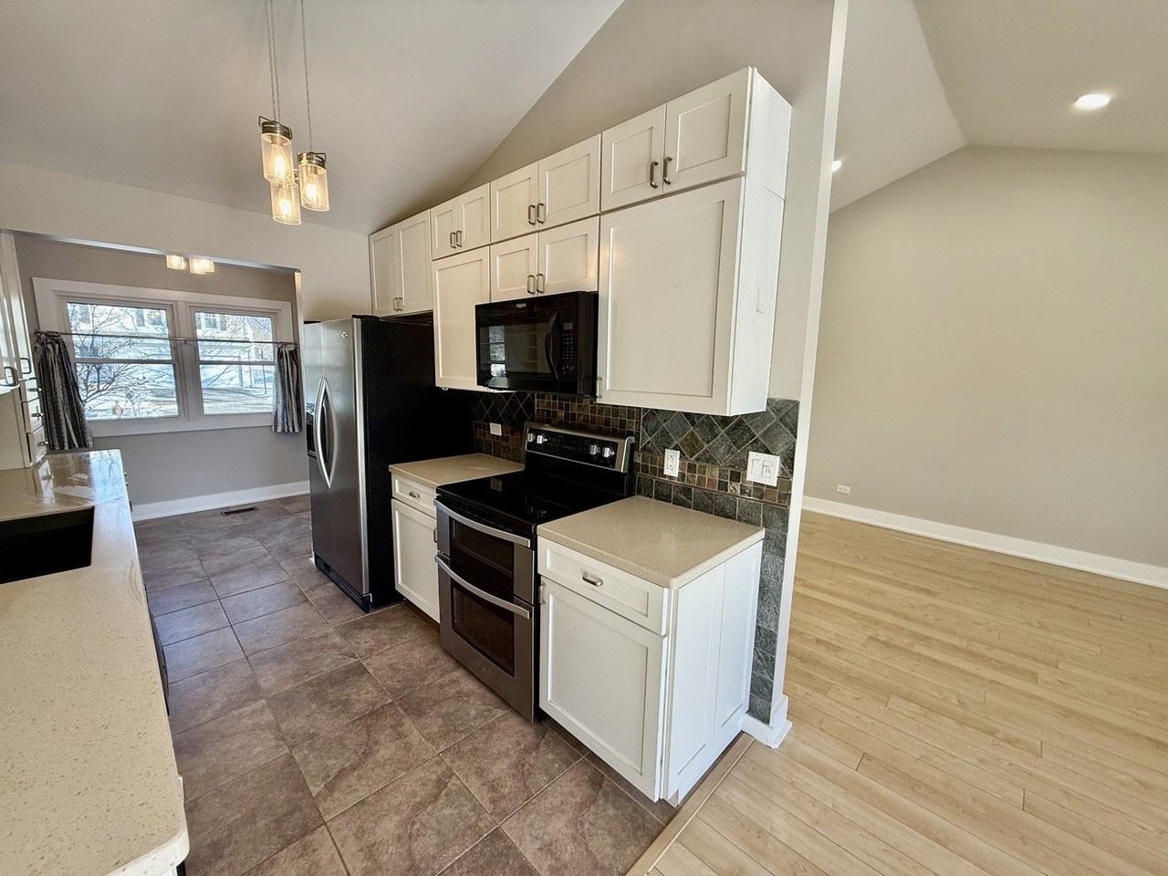 1340 Auburn Ave - Photo 6 of 21