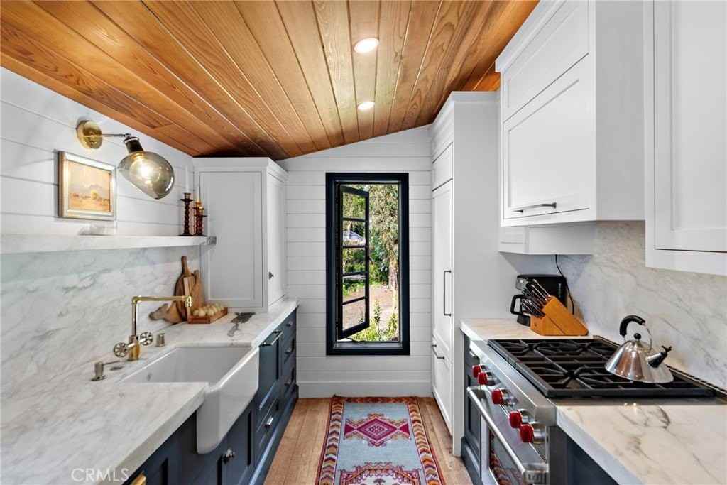 31793 5th Ave - Photo 4 of 33