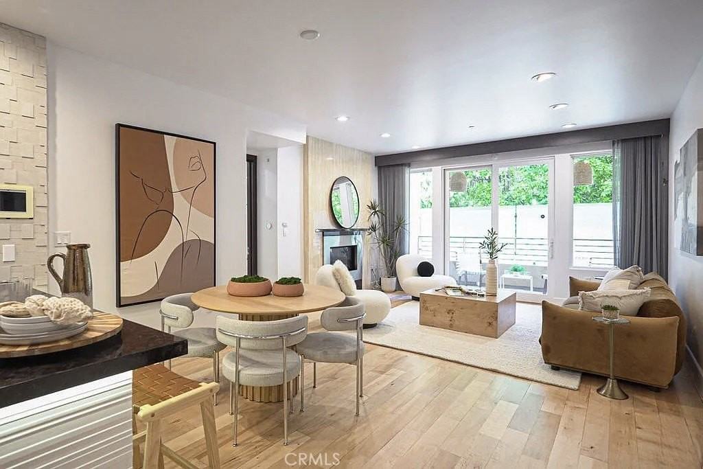 1318 Roxbury Dr #118