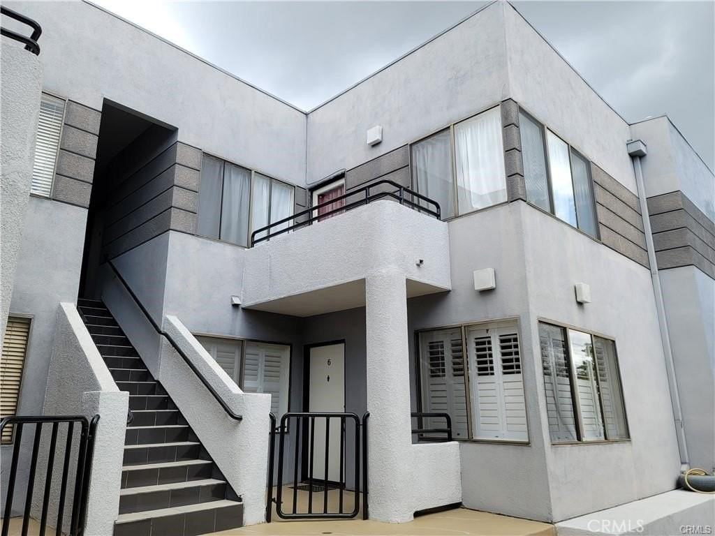 360 S Los Robles Ave #7 - Photo 4 of 22