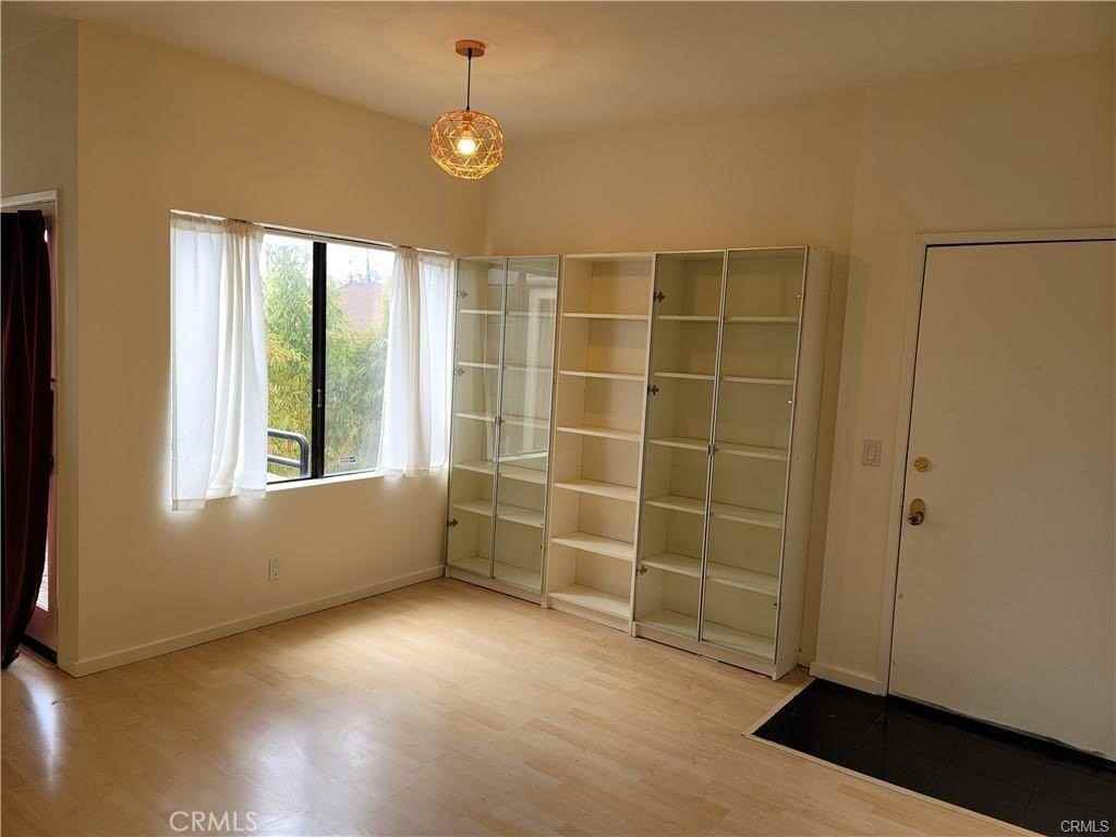 360 S Los Robles Ave #7 - Photo 7 of 22